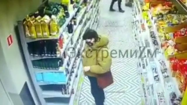 23-летняя тулячка заменяла ценники в магазине на листовки с дискредитирующими надписями