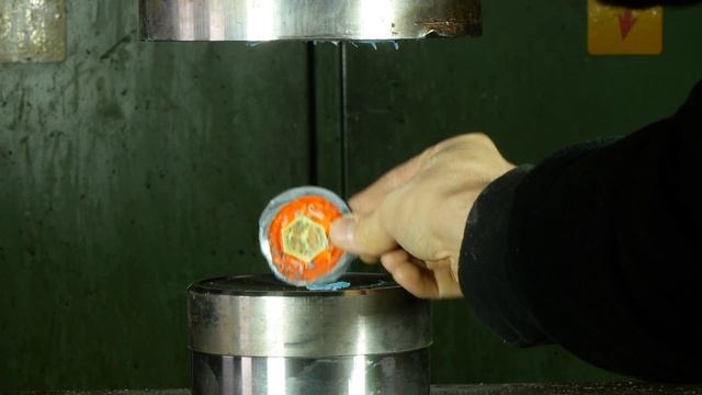 Crushing Fidget Spinner with hydraulic press