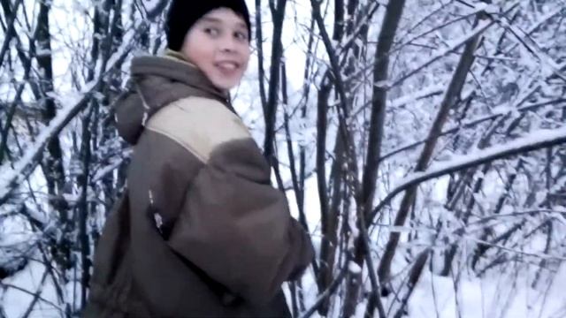 как сделать лук в суровых условиях.(В деревне.)