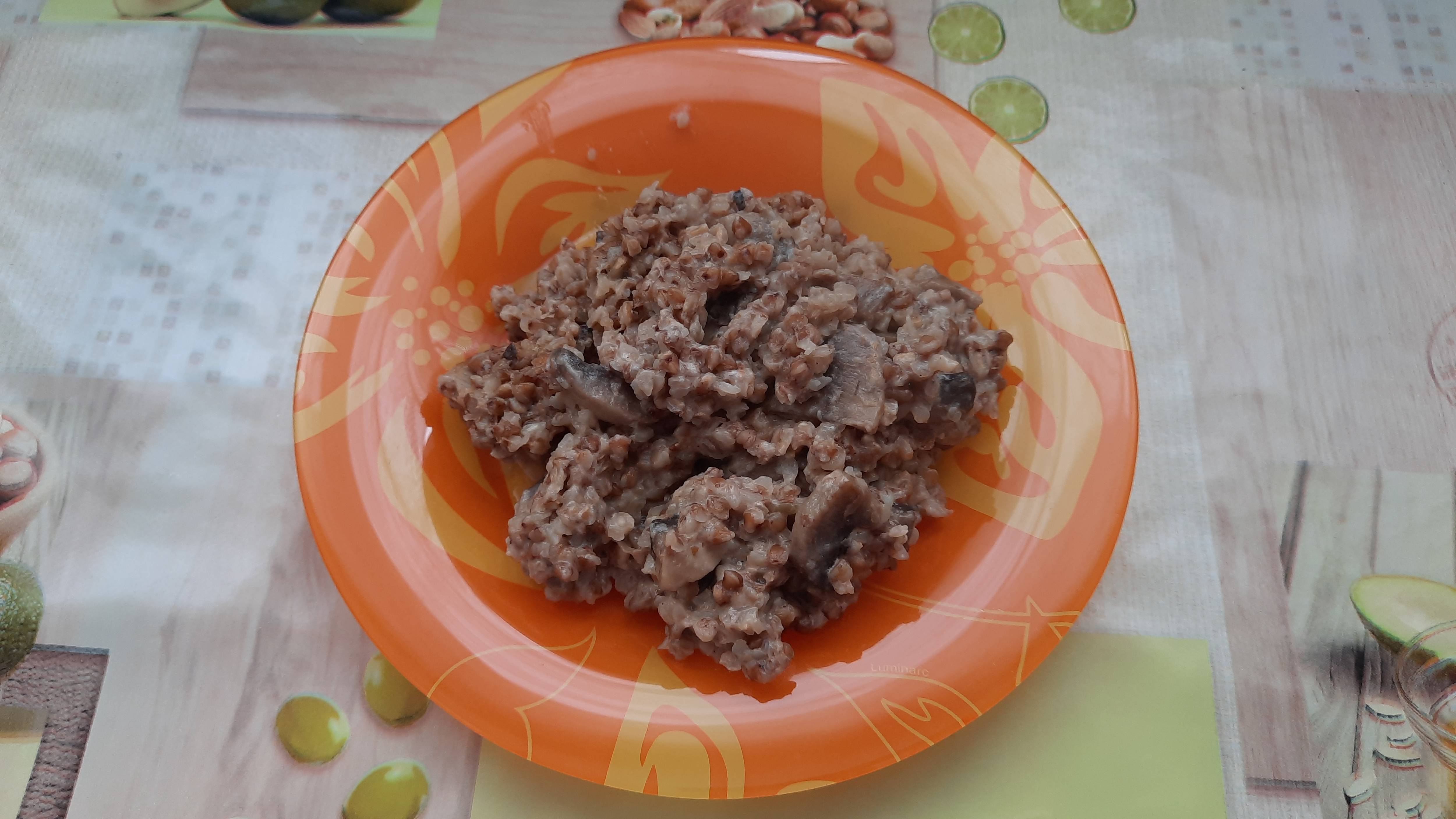 Гречка с грибами.