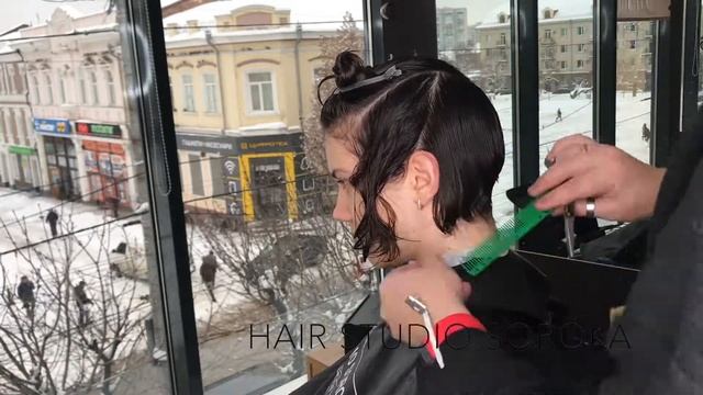 HOW BEAUTIFULLY CUT GRADUATED BOB