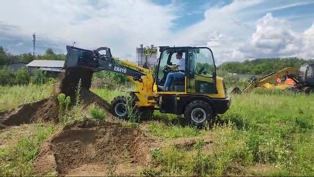 Тест драйв фронтального погрузчика Sheng ER416