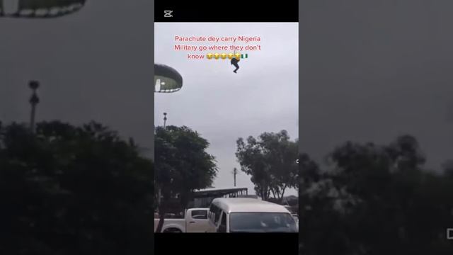 Захватывающие кадры из Нигерии, где десантники пытаются освоить новые высоты! 🪂