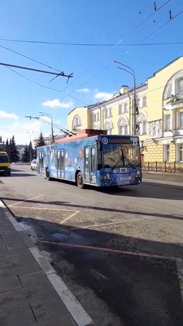 Газовый автобус и новогодний троллейбус! #ярославль #яавтобус #троллейбус