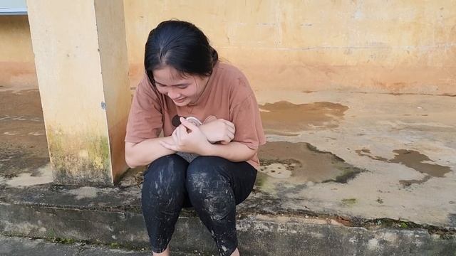 Dung went to the police for help and searched for her child in vain