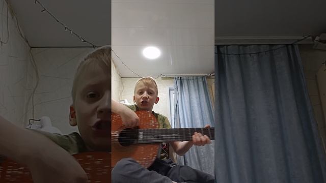 играю на гитаре 2 дня