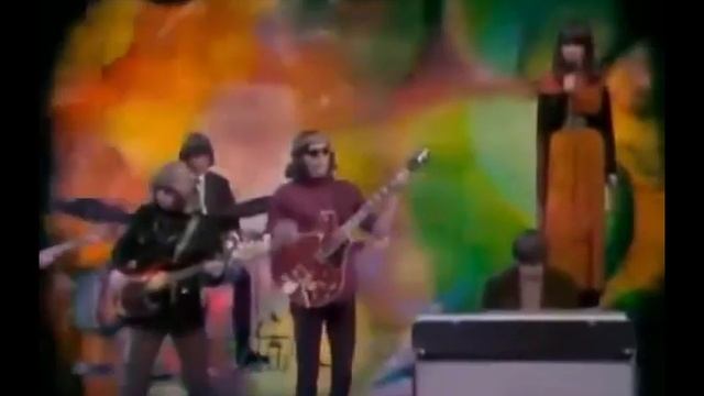 Grace Slick of Jefferson Airplane feat. P!nk’s band - White rabbit