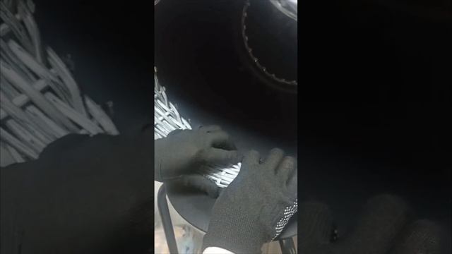 Заканчиваем плетение косичкой