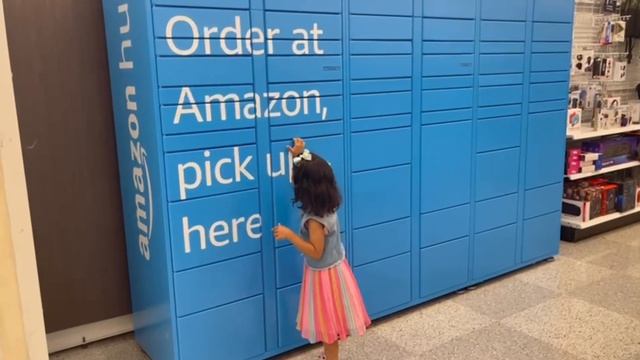 Amazon Package Pickup at Amazon Locker !!