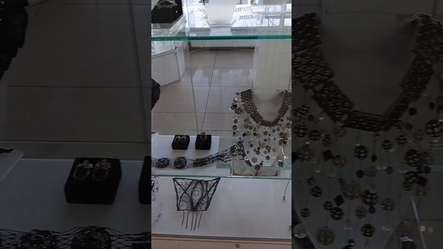 В фирменном салоне JENAVI