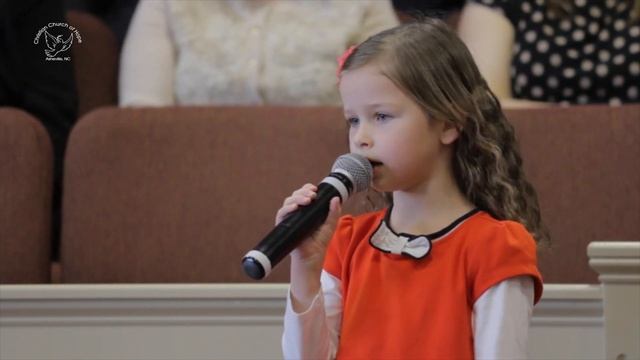 Соло "Моя молитва неха лине до Тебе наче Фіміам" виконуе Еліана Г