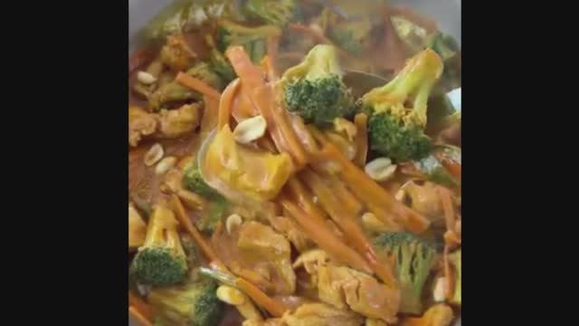 Курица с овощами в сливочном карри с рисом жасмин. Кулинар