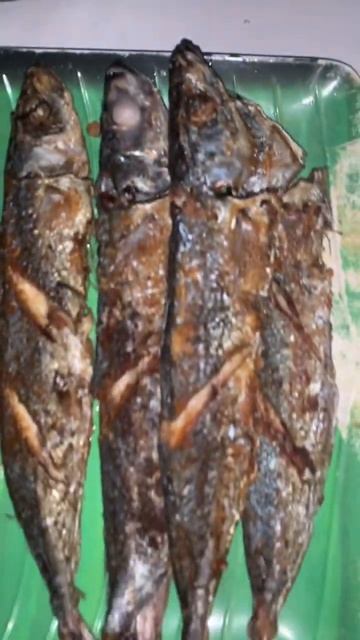fried bangus w/spicy garlic paste