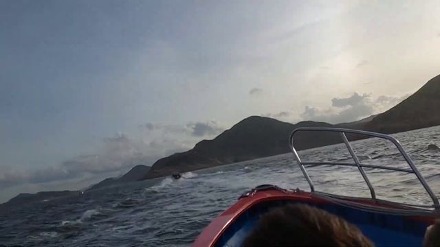 RIDING SPEED BOAT FROM SAI WAN TO SAI KUNG  PIER. really fun i enjoyed.