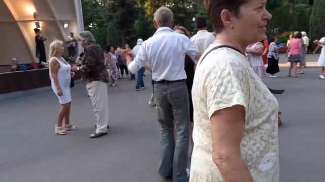 ПЧЕЛА МАЙЯ! ТАНЦЫ ХАРЬКОВ УКРАИНА СЧАСТЛИВЫЕ ДНИ