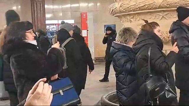 Шел Ленинградский паренек
Ансамбль русской песни Сударушка из Балашихи