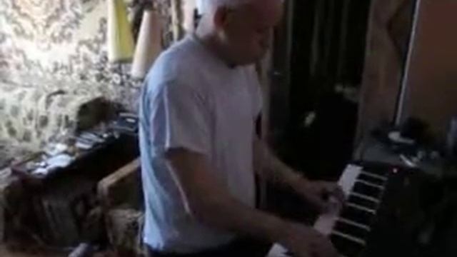 Поппури. Просто Юра. Лабает на Yamahe.....