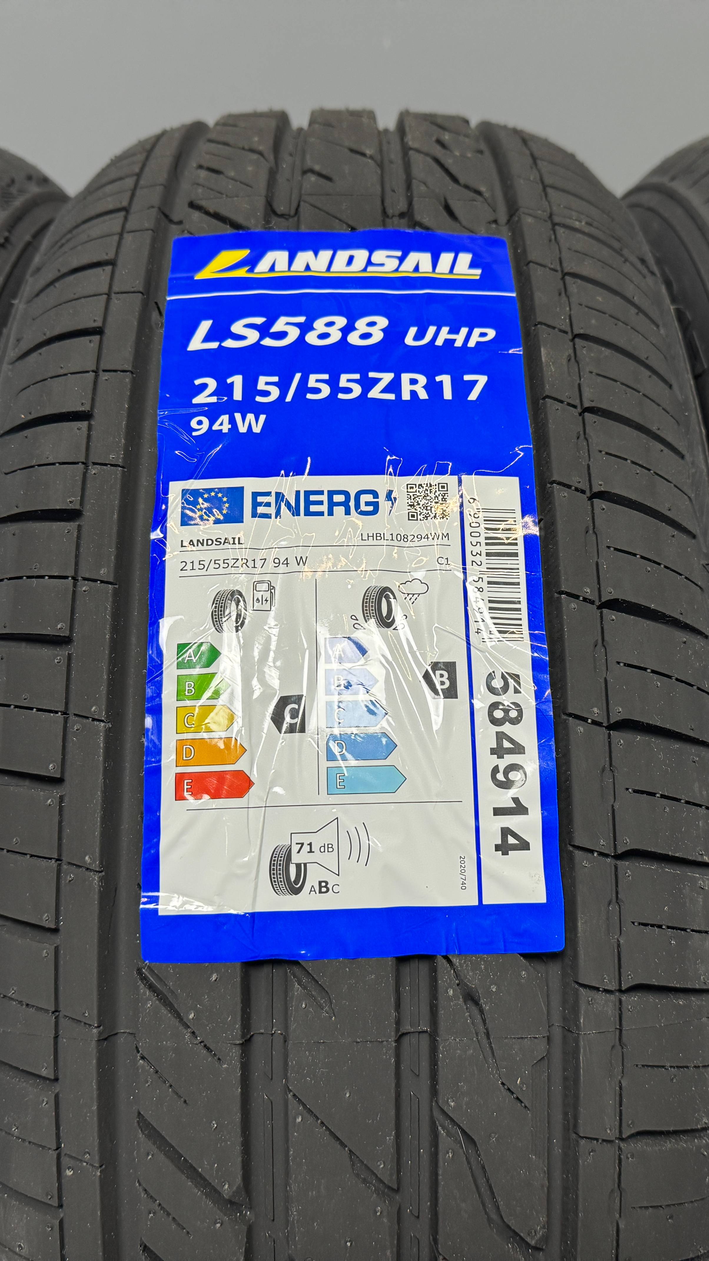 LANDSAIL LS588 UHP 215/55 R17 94W