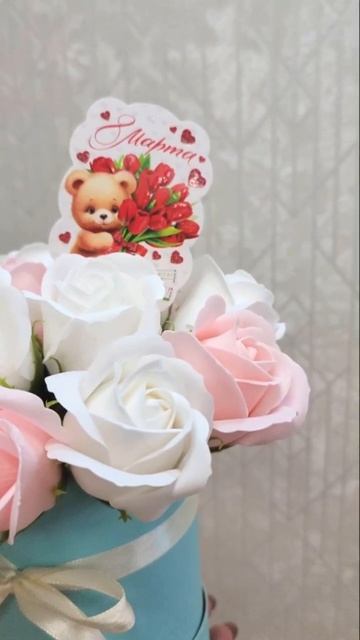 Мыльные розы в шляпной коробочке