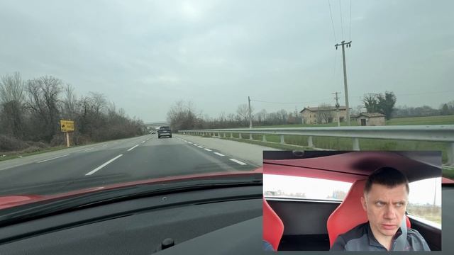 Прогулка на Ferrari по деревушке Maranello (Италия).