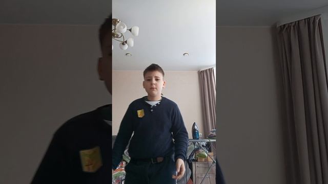 танец под клип Холи Бама игра в креветку
