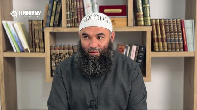 Какая должна быть спецодежда у «священнослужителей» (имамов мечетей, мулл)?