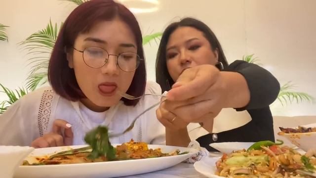 Omomi Khiangte-Mukbang with Obectei and Siazz at Soi-1 Restaurant