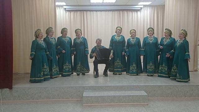 Позарос широкий луг