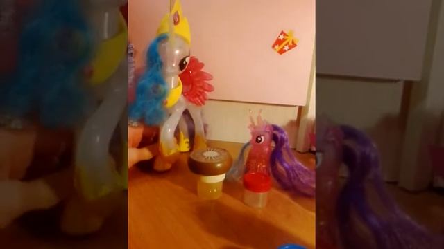 Ани и май литл пони Кто портит дуб?🐖