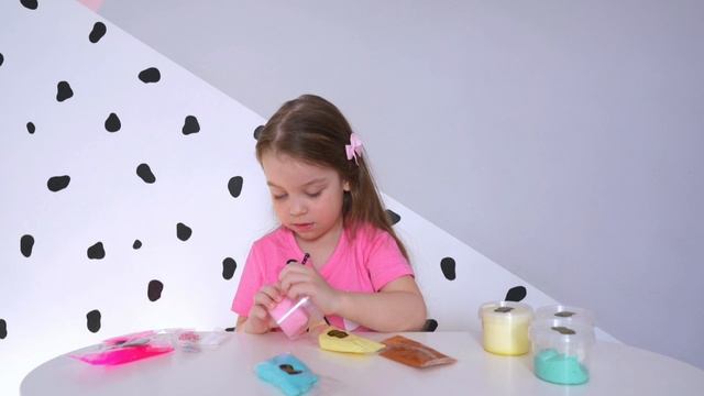 Открываю большую коробку слайма