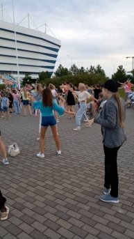 Танцую на стадионе Калининград)😊 #shorts #танцы