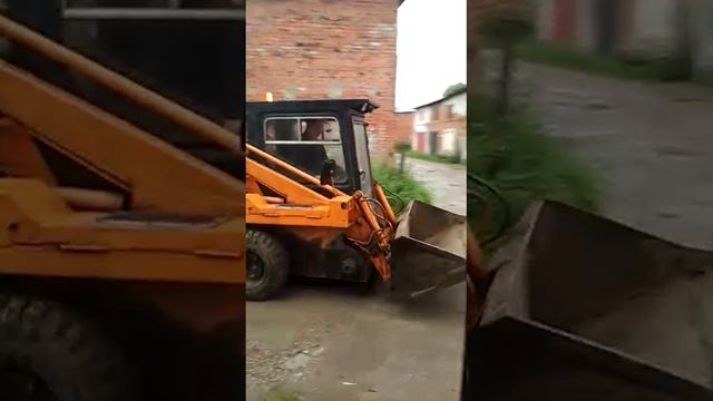 Выгрузка погрузчика без переднего колеса.