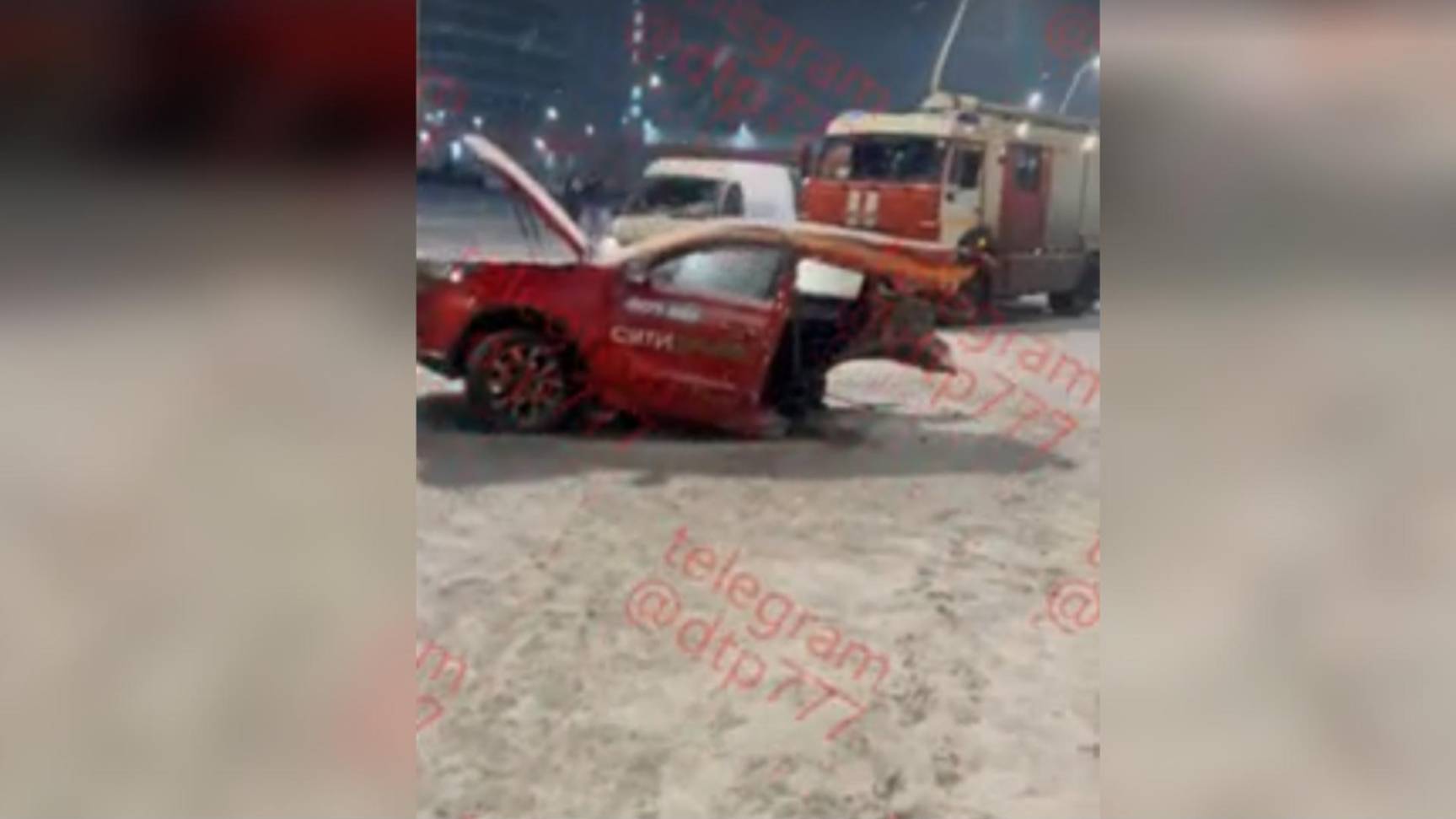 «Пацанам крупно повезло»: разорванная на части машина в Москве