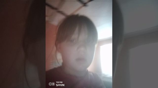 лазию по комнате у моего брата
