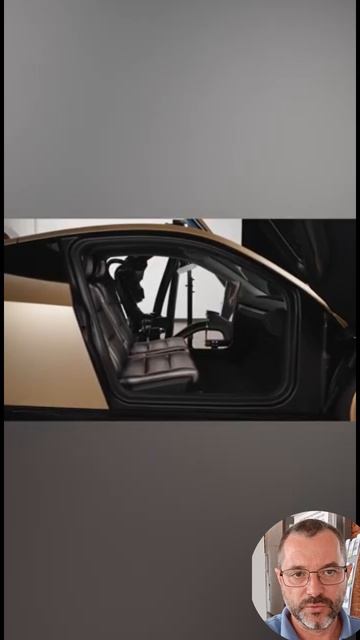 Tesla представила робота-уборщика для Cybercab