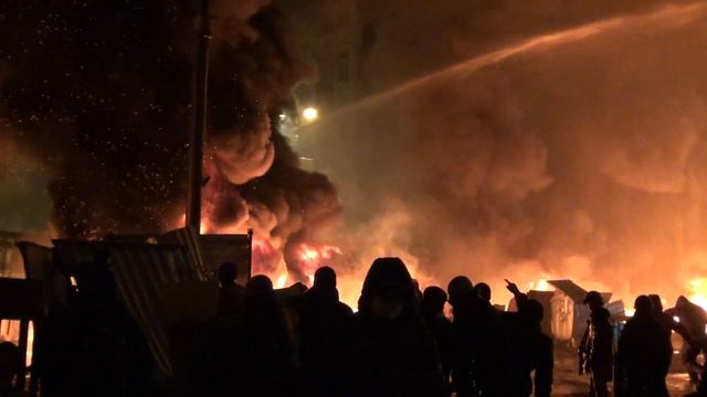Походные костры на улице Грушевского 22.01.2014