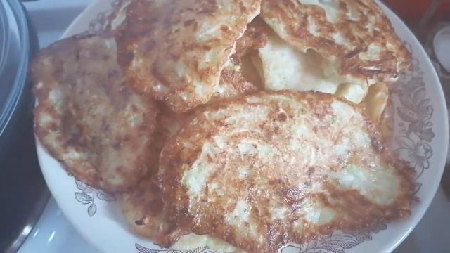 Очень вкусные оладушки из кабачков . 😊