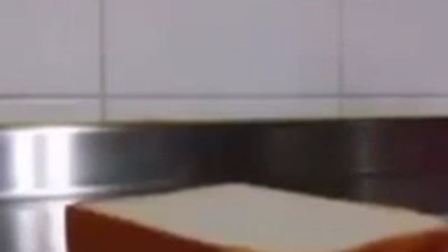 хлеб упал смешно