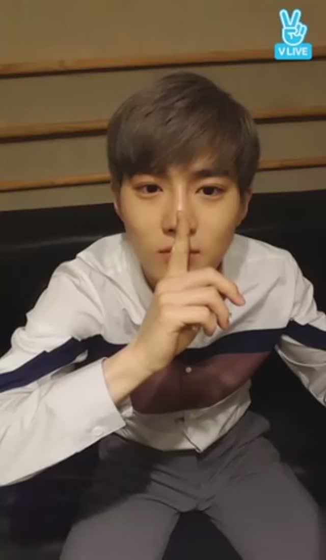 Exo Vlive.
Трансляция Сухо (May 31, 2016).
Трансляция Spo от Exelout