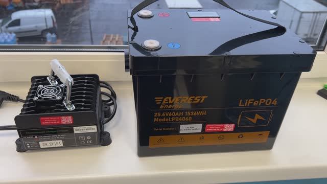 Everest Energy LFP-24V60Аh (Bluetooth) - литиевый тяговый аккумулятор