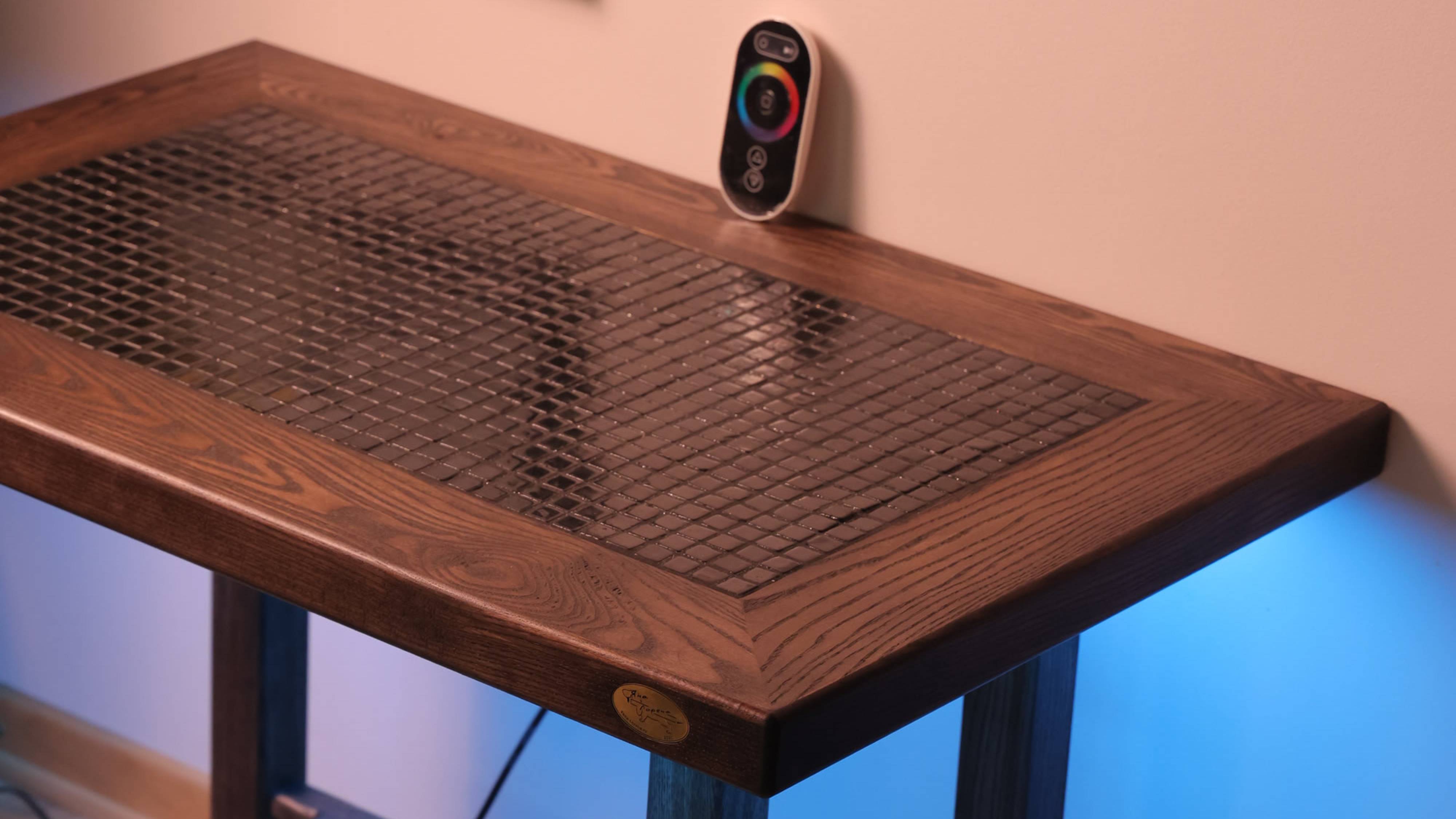 03-500 журнальный стол с RGB LED подсветкой, массив дуба, 80х52хH57,5 см.