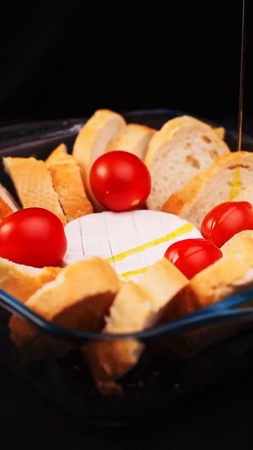 Камамбер с багетом 🥖 Рецепт в описании 📜 #кулинария #рецепты #food #еда #cooking #easyrecipe