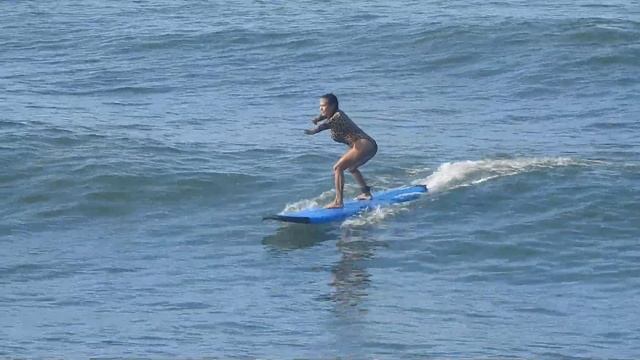Beginners surf lesson in Kedungu