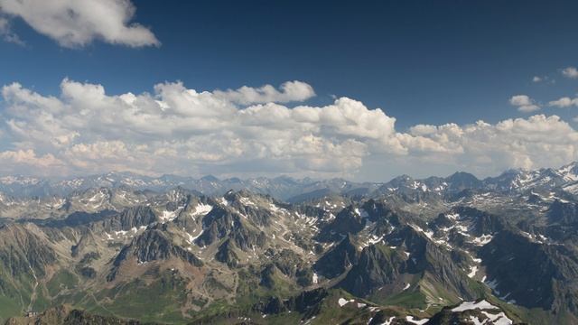 Разные уголки мира