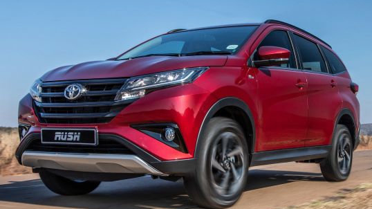 Семиместный Toyota Rush продается на рынке РФ: расход - до 6 литров , а цена ниже «китайца»
