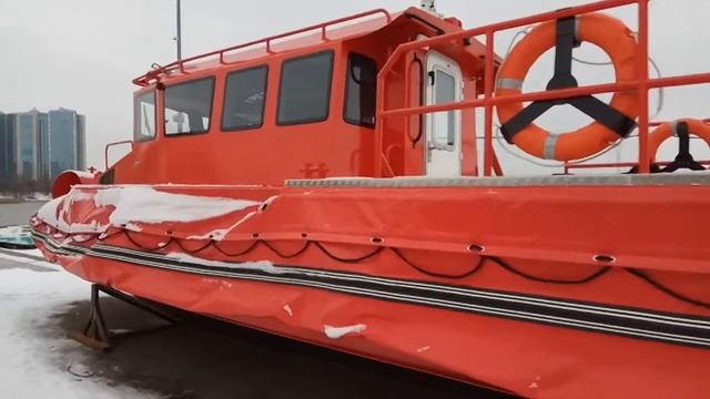Осмотр рабочего катера РИБ Артик-1200 перед погрузкой