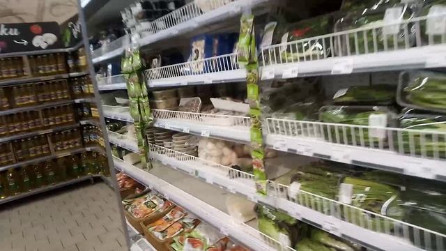 В магазине поснимать не получилось (много народу), но масло и корм собаке купила и даже более 🙃