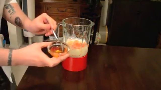 How to Make a Mango Papaya Smoothie