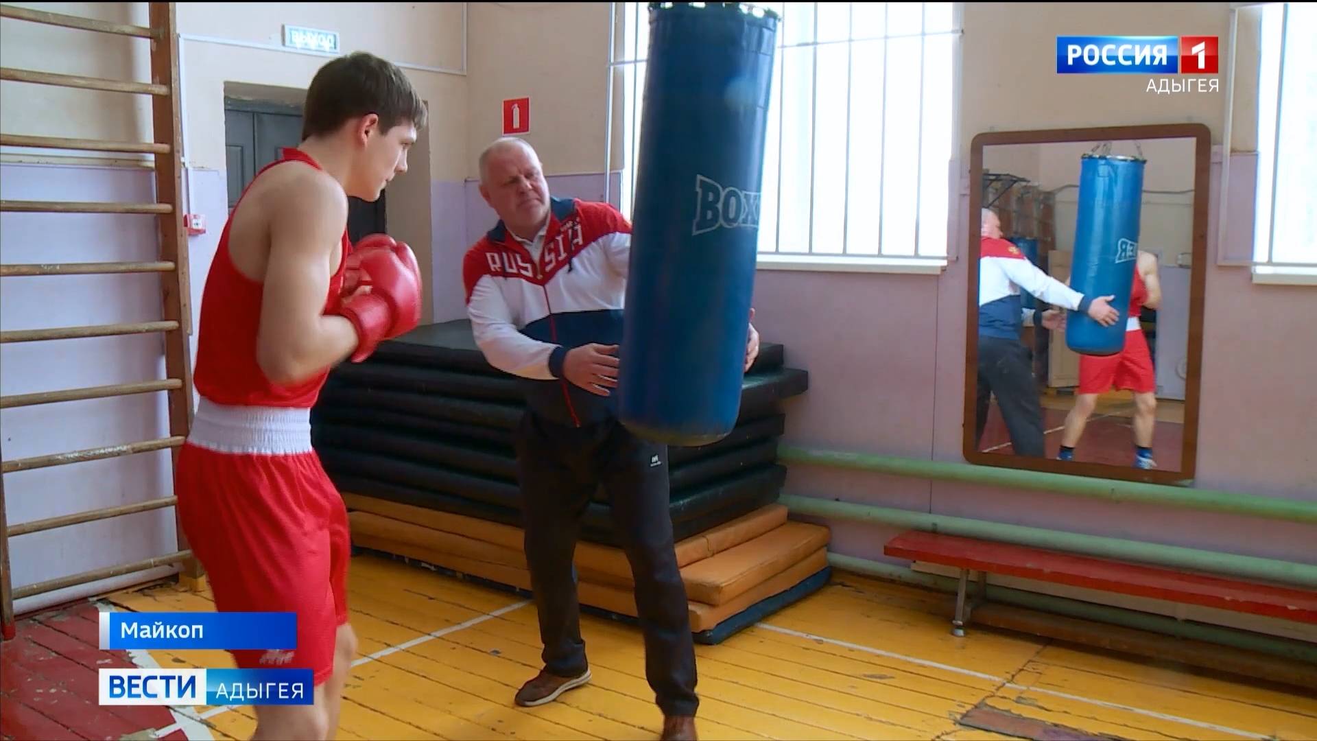 Воспитанник майкопской спортивной школы Ярослав Никитин стал финалистом первенства ЮФО по боксу