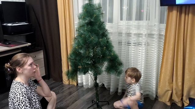 РАЗБИРАЛИ ЁЛКУ 👶🏻🎄🎄/УБОРКА, МАРК ПОМОШНИК 👶🏻☺️